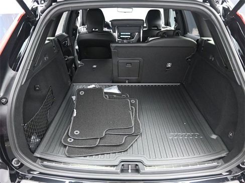 New 2026 Volvo XC60 B5 Ultra w/ Protection Package Premier image 24