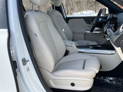 Certified 2024 Mercedes-Benz GLB 250 4MATIC image 26