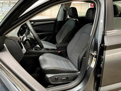 New 2025 Volkswagen Jetta SE image 11