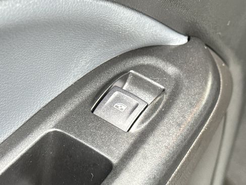 Used 2022 Chevrolet Colorado Z71 image 32