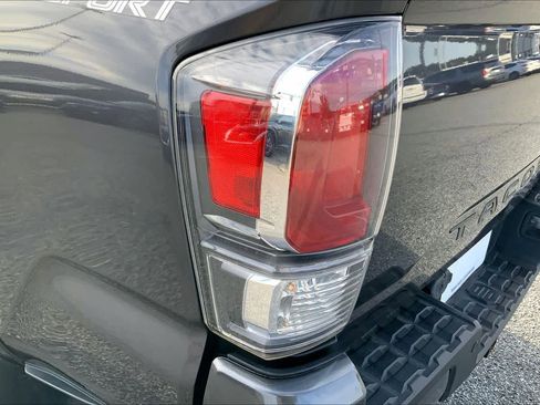 Used 2022 Toyota Tacoma TRD Sport w/ TRD Premium Sport Package AWD/4WD image 26