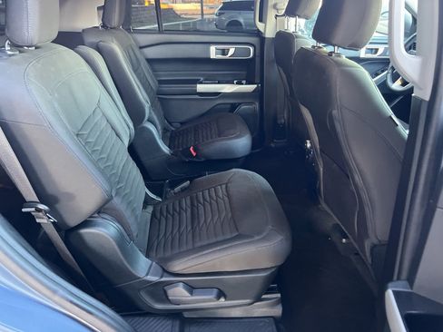 Used 2021 Ford Explorer XLT image 14