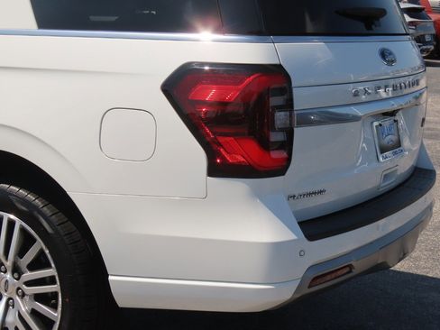 Used 2022 Ford Expedition Platinum RWD image 16