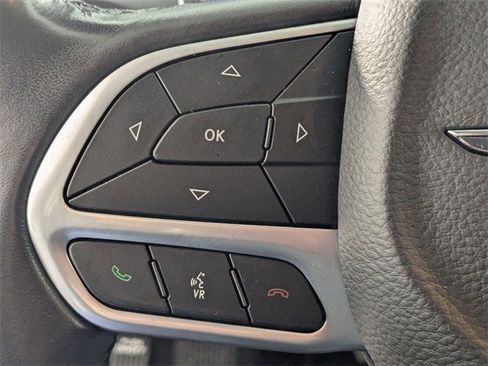 Used 2021 Chrysler 300 Touring L image 15