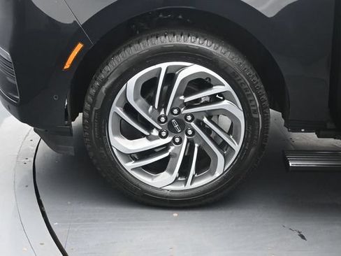 Certified 2025 Lincoln Navigator L Reserve AWD/4WD image 38