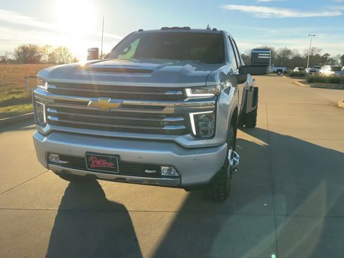 Used 2023 Chevrolet Silverado 3500 High Country w/ Safety Package II image 4