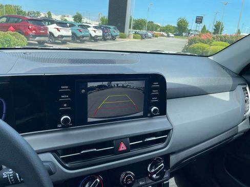 New 2026 Kia Seltos LX FWD image 17