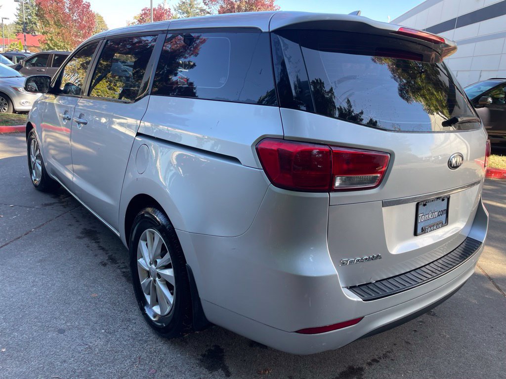 Used 2017 Kia Sedona L FWD image 6
