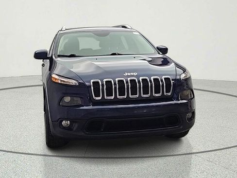 Used 2018 Jeep Cherokee Latitude Plus image 2