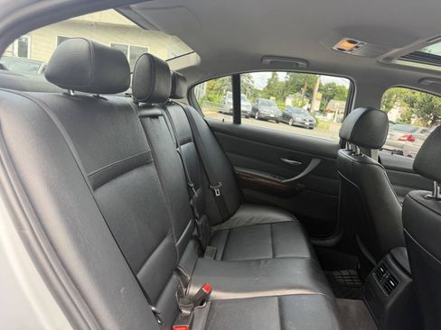 Used 2011 BMW 328i xDrive Sedan AWD/4WD image 23