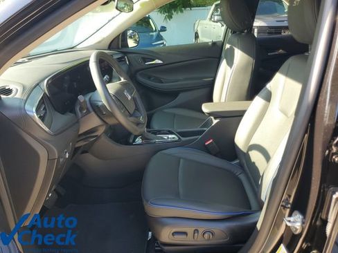 Certified 2025 Buick Encore GX Sport Touring w/ Advanced Technology Package FWD image 17