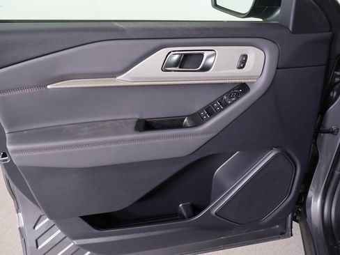 New 2026 Ford Explorer Active w/ Active Comfort Package image 19