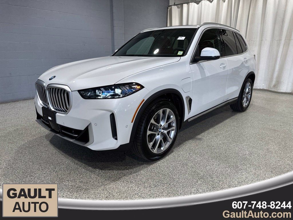 Used 2026 BMW X5 xDrive50e AWD/4WD image 4