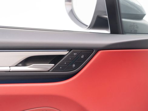 Certified 2025 Porsche Macan Electric RWD image 22