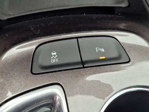 Used 2021 Chevrolet Malibu LS FWD image 13