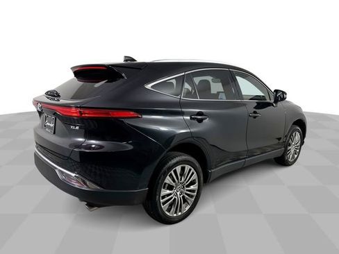 Used 2023 Toyota Venza XLE AWD/4WD image 8
