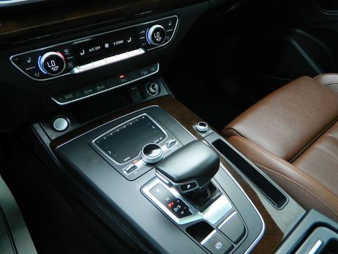 Used 2018 Audi Q5 2.0T Premium Plus image 21