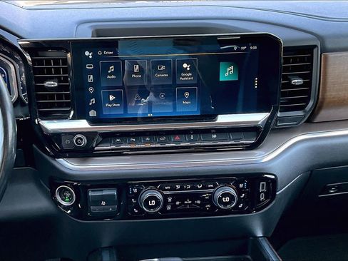 Used 2022 Chevrolet Silverado 1500 High Country w/ Technology Package AWD/4WD image 6
