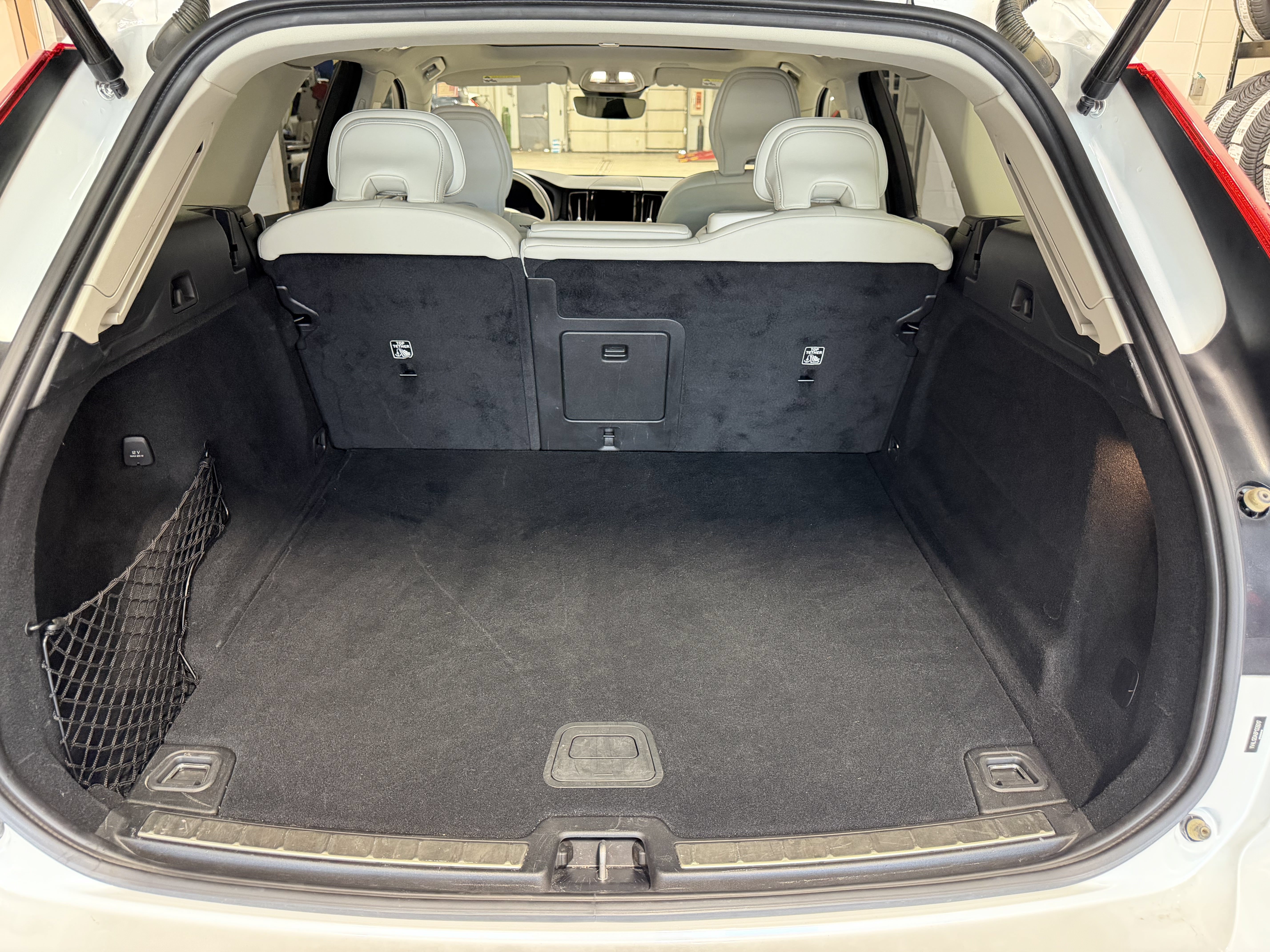Used 2023 Volvo XC60 B5 Ultimate w/ Climate Package FWD image 28