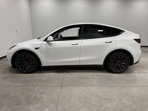 Used 2022 Tesla Model Y Performance image 8
