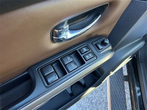 Used 2021 Nissan Titan Platinum Reserve w/ Off Road Protection Package image 19
