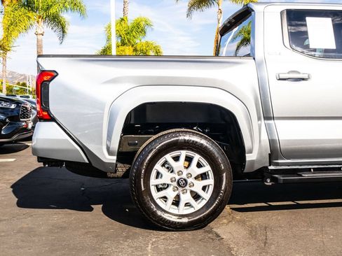Used 2026 Toyota Tacoma SR5 AWD/4WD image 6