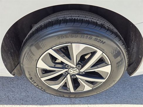 Used 2024 Volkswagen Jetta S image 17