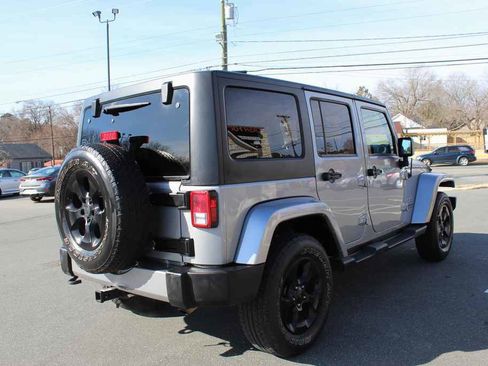 Used 2016 Jeep Wrangler Unlimited Sahara w/ Dual Top Group image 5
