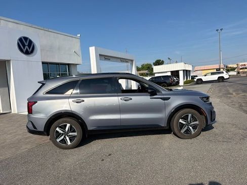 Used 2021 Kia Sorento S w/ Panoramic Sunroof Package FWD image 4
