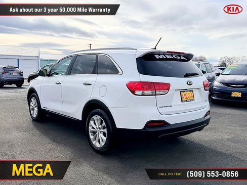 Used 2016 Kia Sorento LX image 8