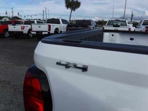 Used 2024 GMC Canyon Elevation w/ Convenience Package AWD/4WD image 5