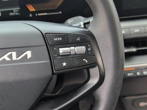Used 2025 Kia K4 FWD image 21