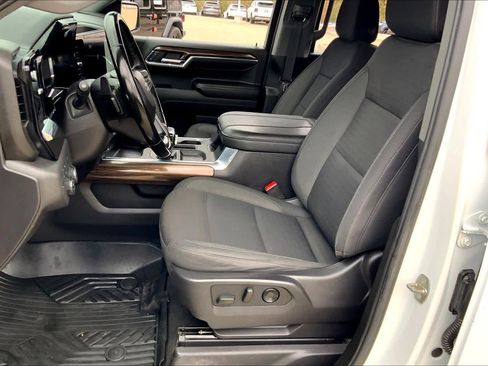 Used 2024 Chevrolet Silverado 1500 LT Trail Boss w/ Protection Package image 9