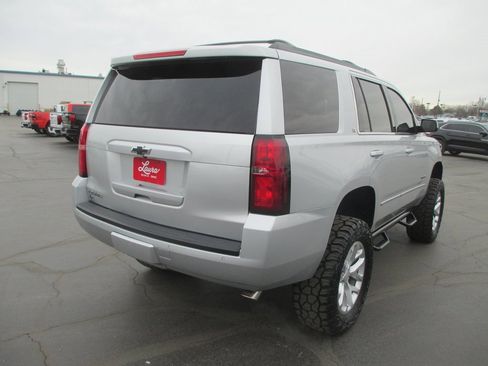 Used 2017 Chevrolet Tahoe LT w/ LT Signature Package image 3