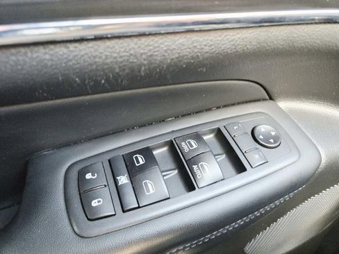 Used 2020 Jeep Grand Cherokee Limited AWD/4WD image 36