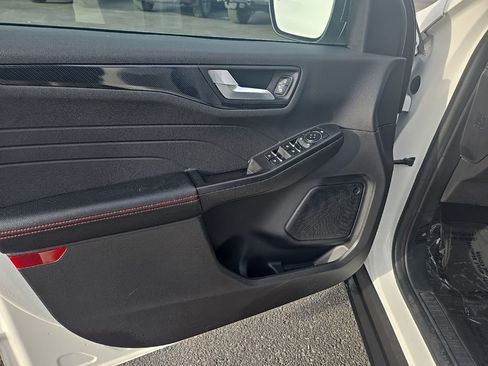 Used 2023 Ford Escape ST-Line w/ Tech Pack #1 image 9