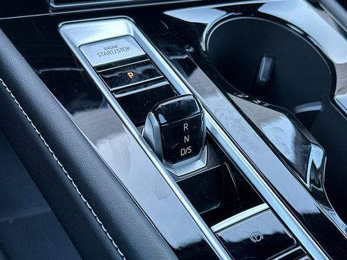 Used 2025 Volkswagen Atlas Cross Sport SE AWD/4WD image 23