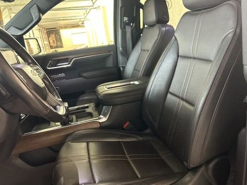 Used 2022 Chevrolet Silverado 1500 High Country w/ High Country Premium Package image 5