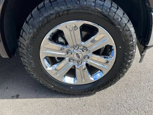 Used 2018 Ford F150 Lariat w/ Equipment Group 502A Luxury AWD/4WD image 5