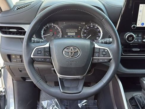 Used 2024 Toyota Highlander LE image 21