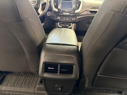 Used 2023 GMC Terrain SLE w/ Elevation Edition FWD image 34