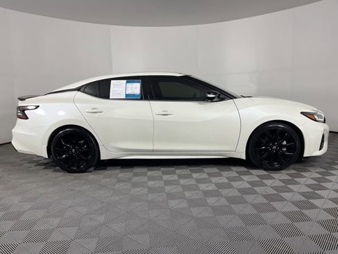 Used 2023 Nissan Maxima SR w/ Sport Mat Group FWD image 13