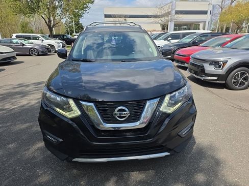 Used 2017 Nissan Rogue SV image 8