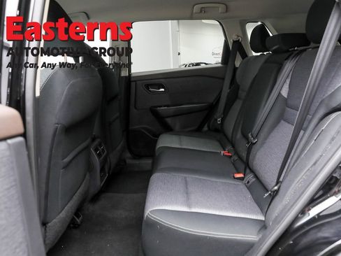 Used 2021 Nissan Rogue SV image 21