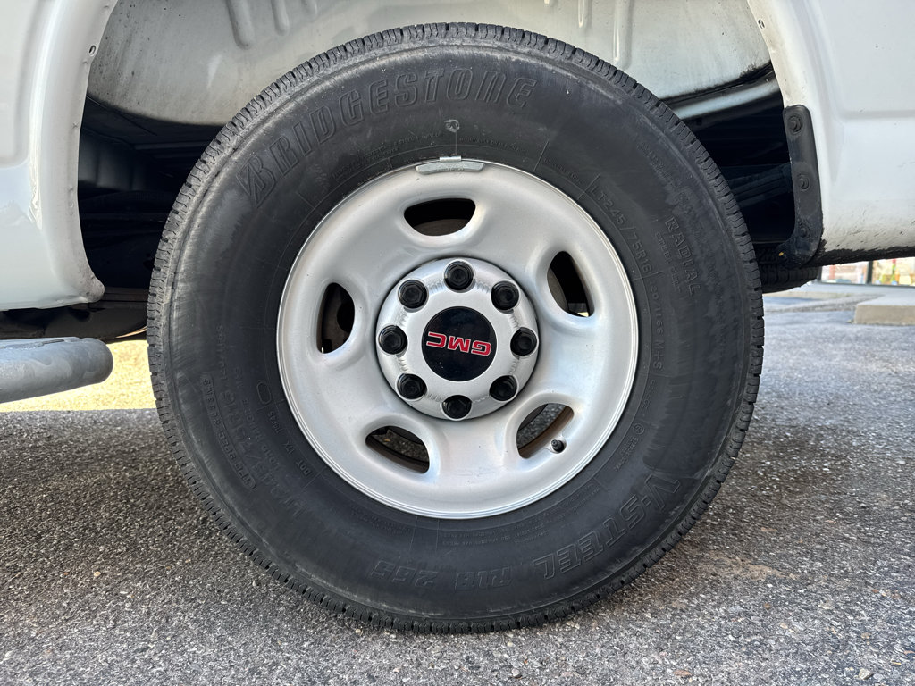 Used 2025 GMC Savana 2500 w/ Driver Convenience Package RWD image 34