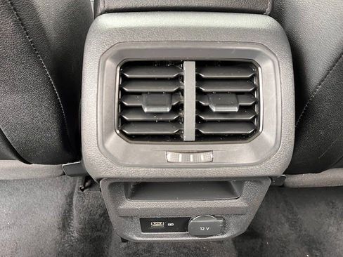 Used 2019 Volkswagen Tiguan SEL image 42