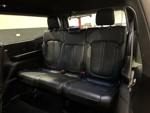 Used 2024 Jeep Wagoneer Series II image 21