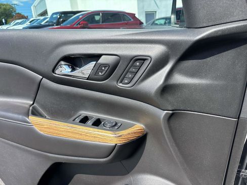 Used 2017 GMC Acadia Denali w/ Technology Package image 19