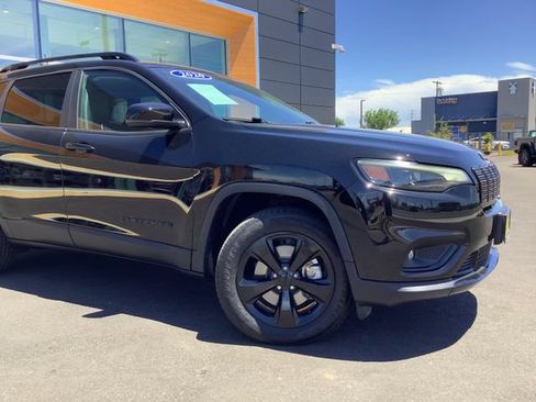 Used 2020 Jeep Cherokee Latitude Plus AWD/4WD image 3