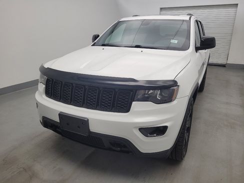 Used 2018 Jeep Grand Cherokee Laredo AWD/4WD image 15